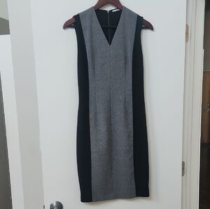 Elegant Gray and Black Sleeveless Dress